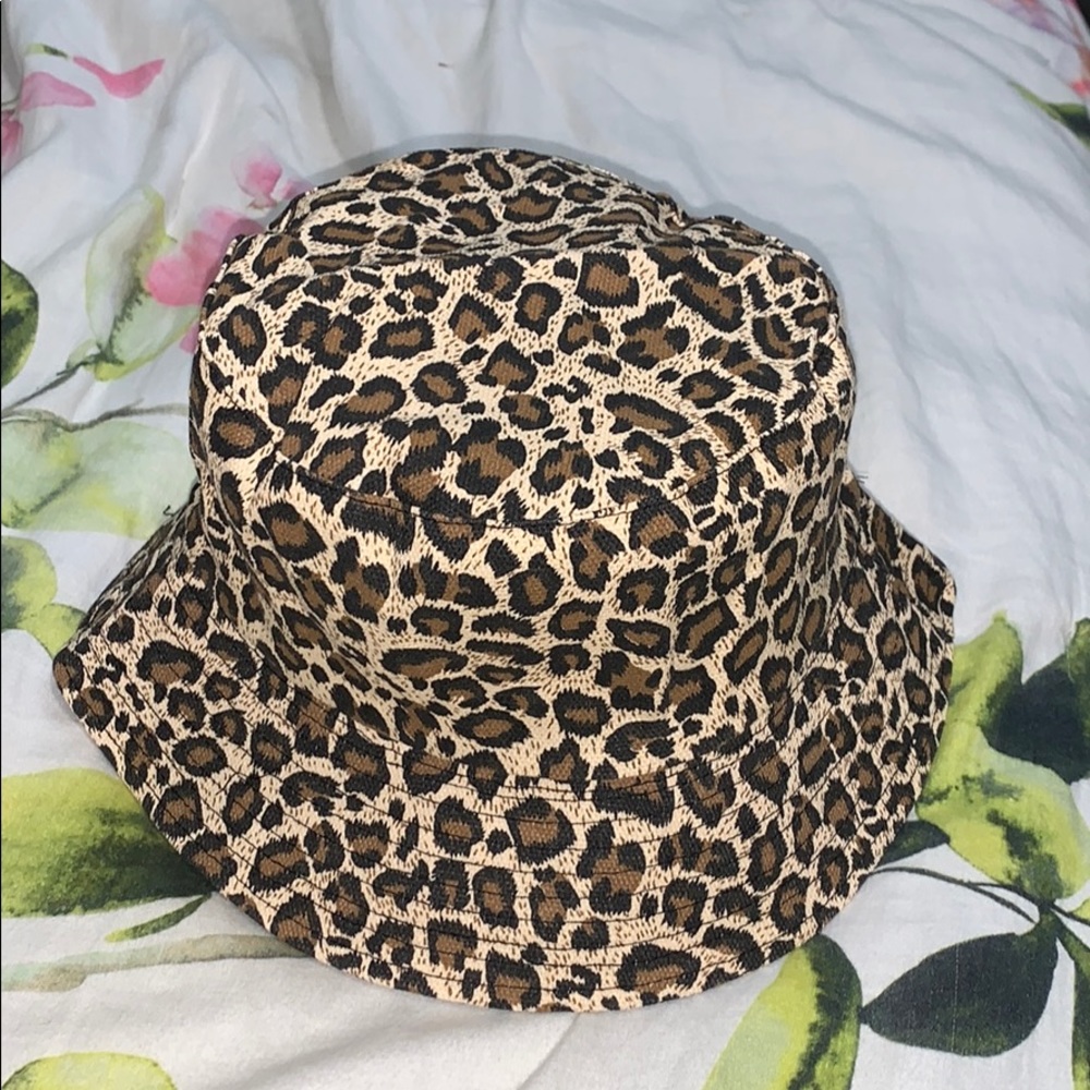 New bucket hat!!🌟